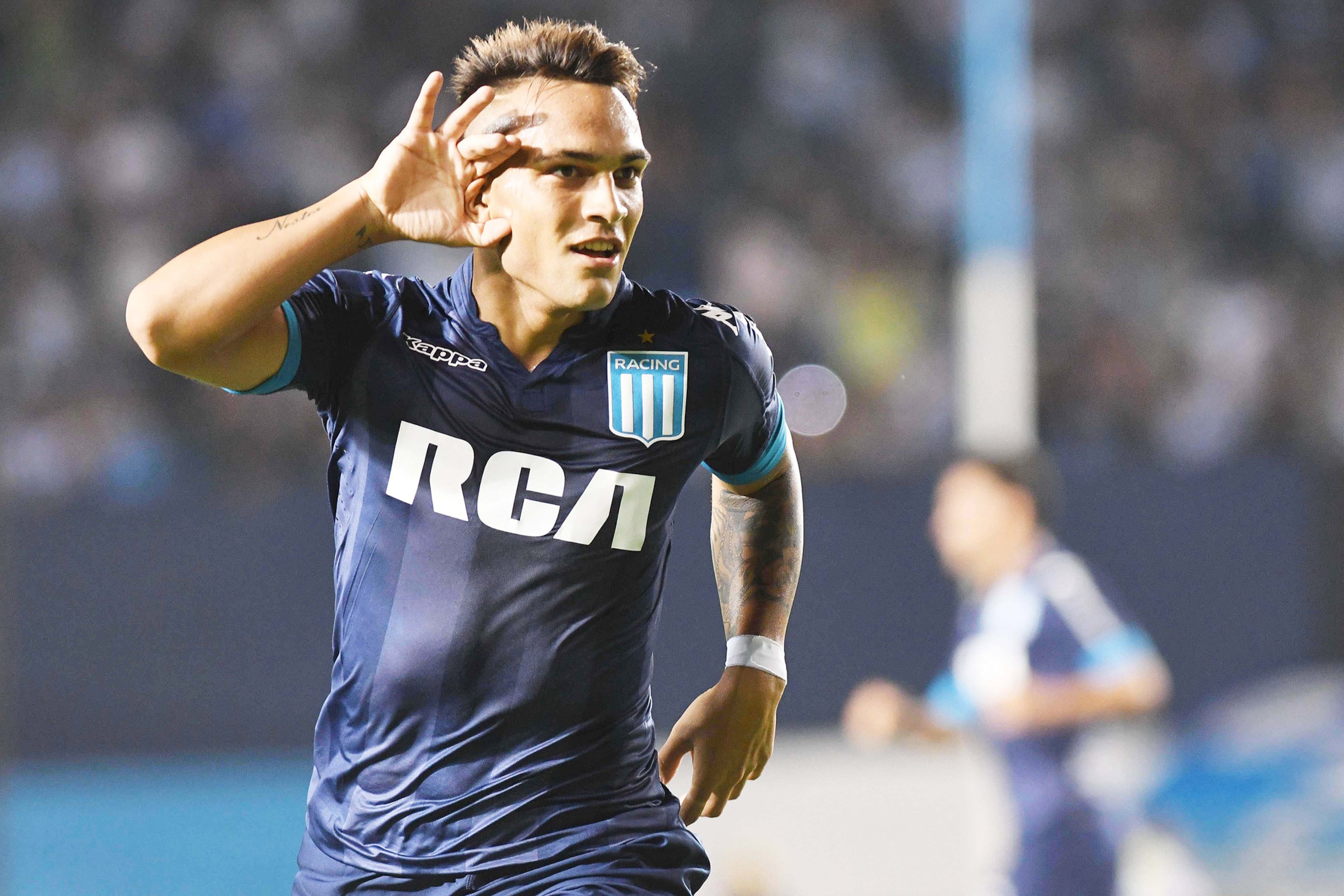 Martínez no descansa. Jugará hoy, tras debutar en la Selección.