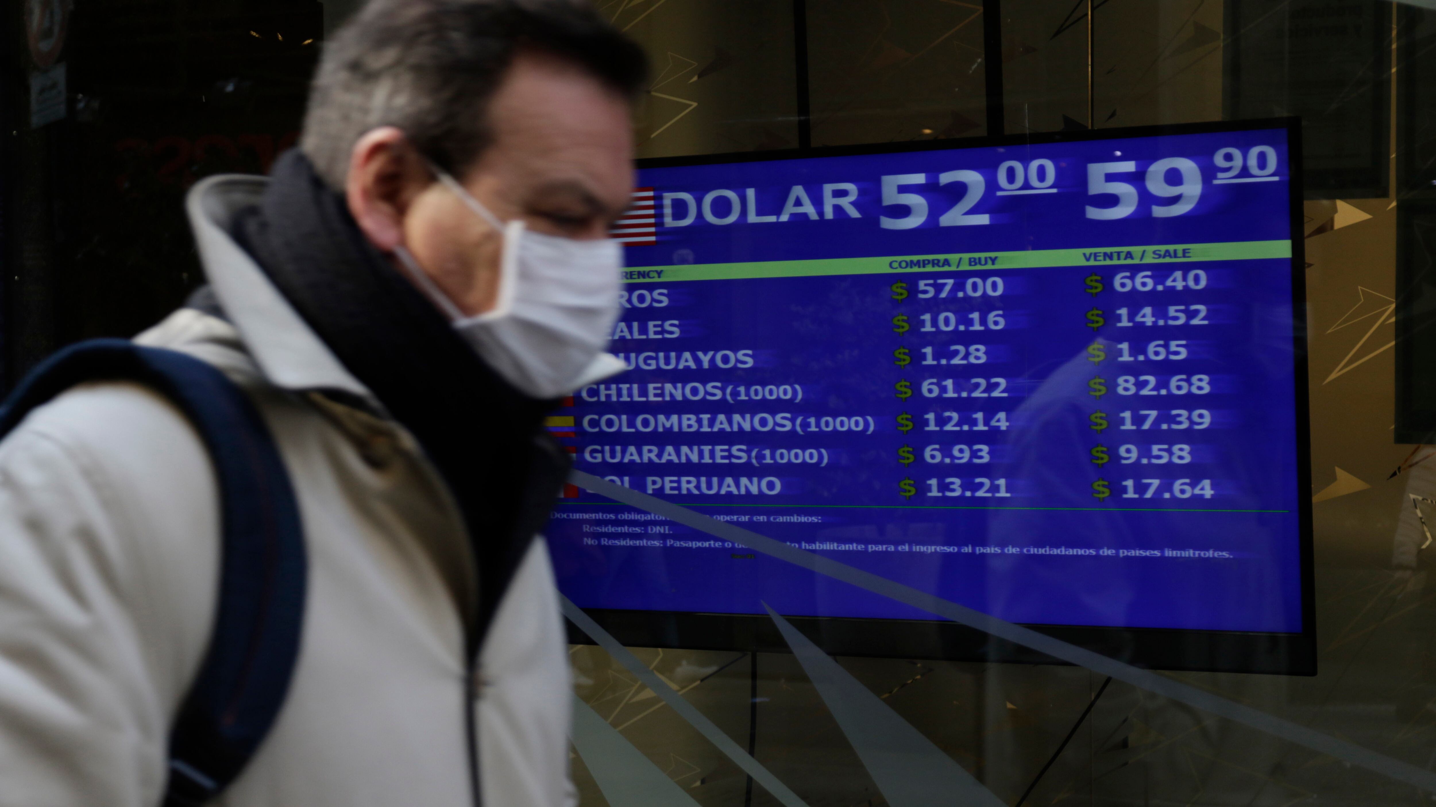 Si bien bajó el dólar al público, en el mayorista subió 2 centavos.