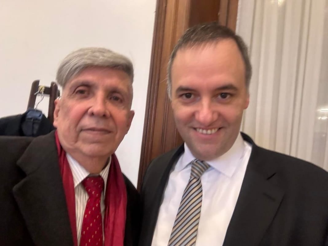 Adorni y Alvarez, sonrisa para la cámara