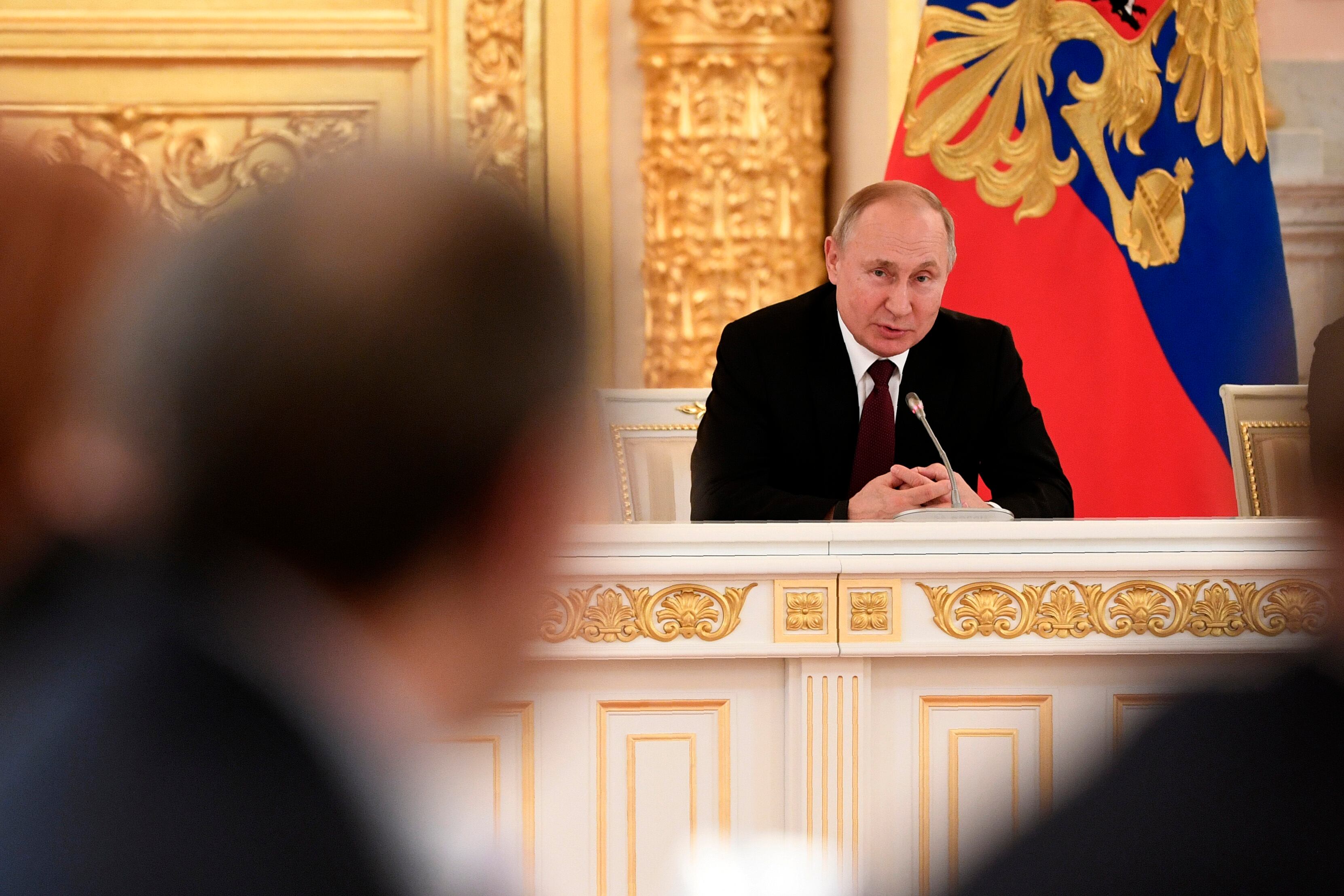 El presidente ruso desestimó como "pura tontería" una reciente resolución del Parlamento Europeo.