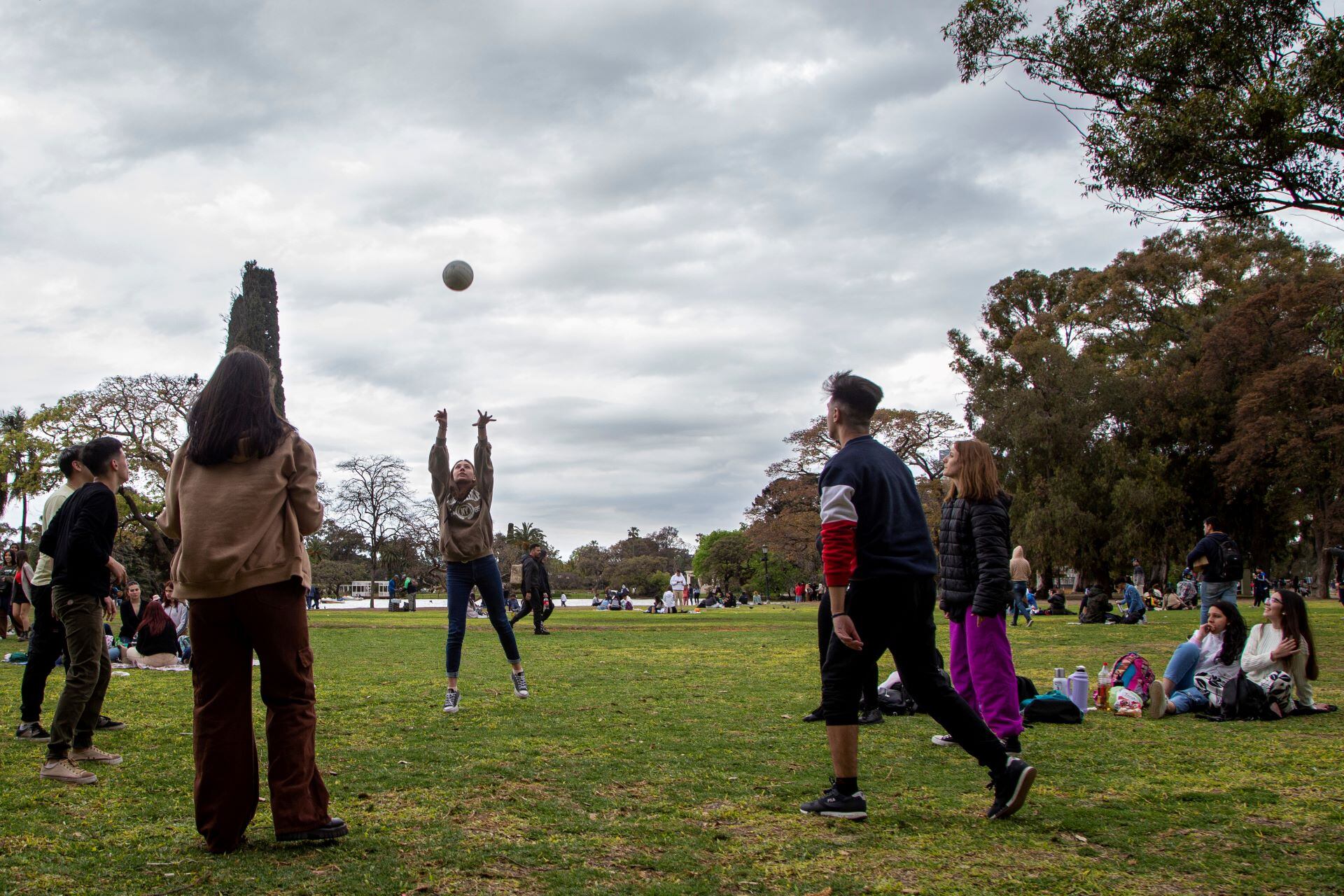 La celebración del Día del Estudiante no tiene nada que ver con el cambio de estación