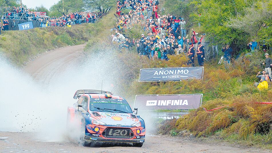 Neuville –ganador en 2017– terminó el día en la cima de la general.