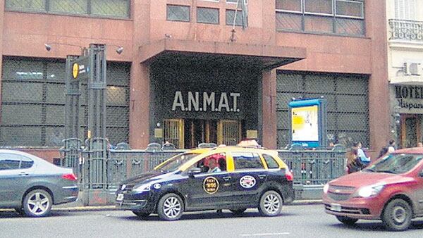 Desde la Administración Nacional de Medicamentos, Alimentos y Tecnología Médica informaron que “el medicamento no está inscripto en el Registro”.