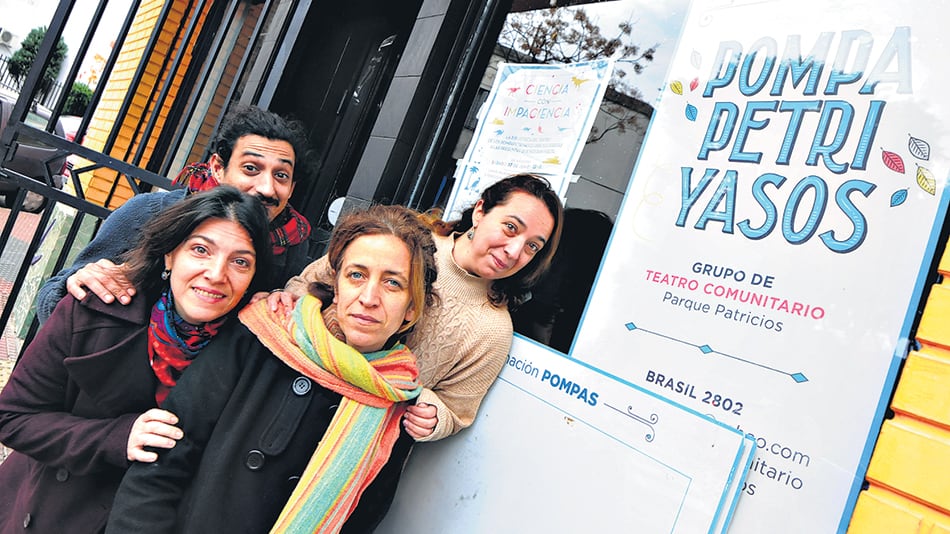Agustina Ruiz Barrea, Mariana Berger, Paola Tazzioli y Pablo Corradi: Los Pompas en su propia sala.
