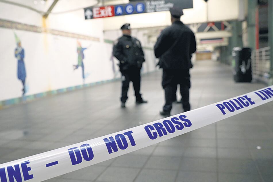 La explosión asustó más de lo que realmente lastimó a los pasajeros que hacían la conexión en la mañana.