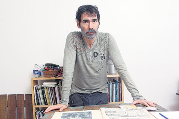 Sombra de dos colores es el séptimo libro de Jotaele Andrade.