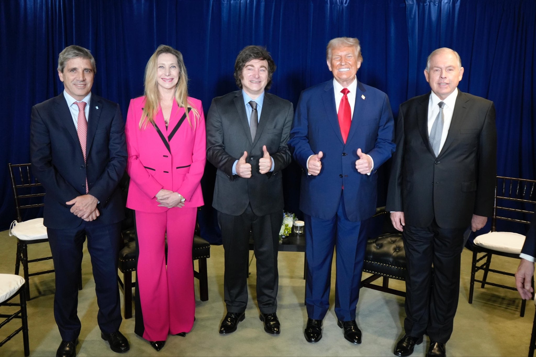 Donald Trump junto a Javier Milei y la comitiva argentina en Nueva York.