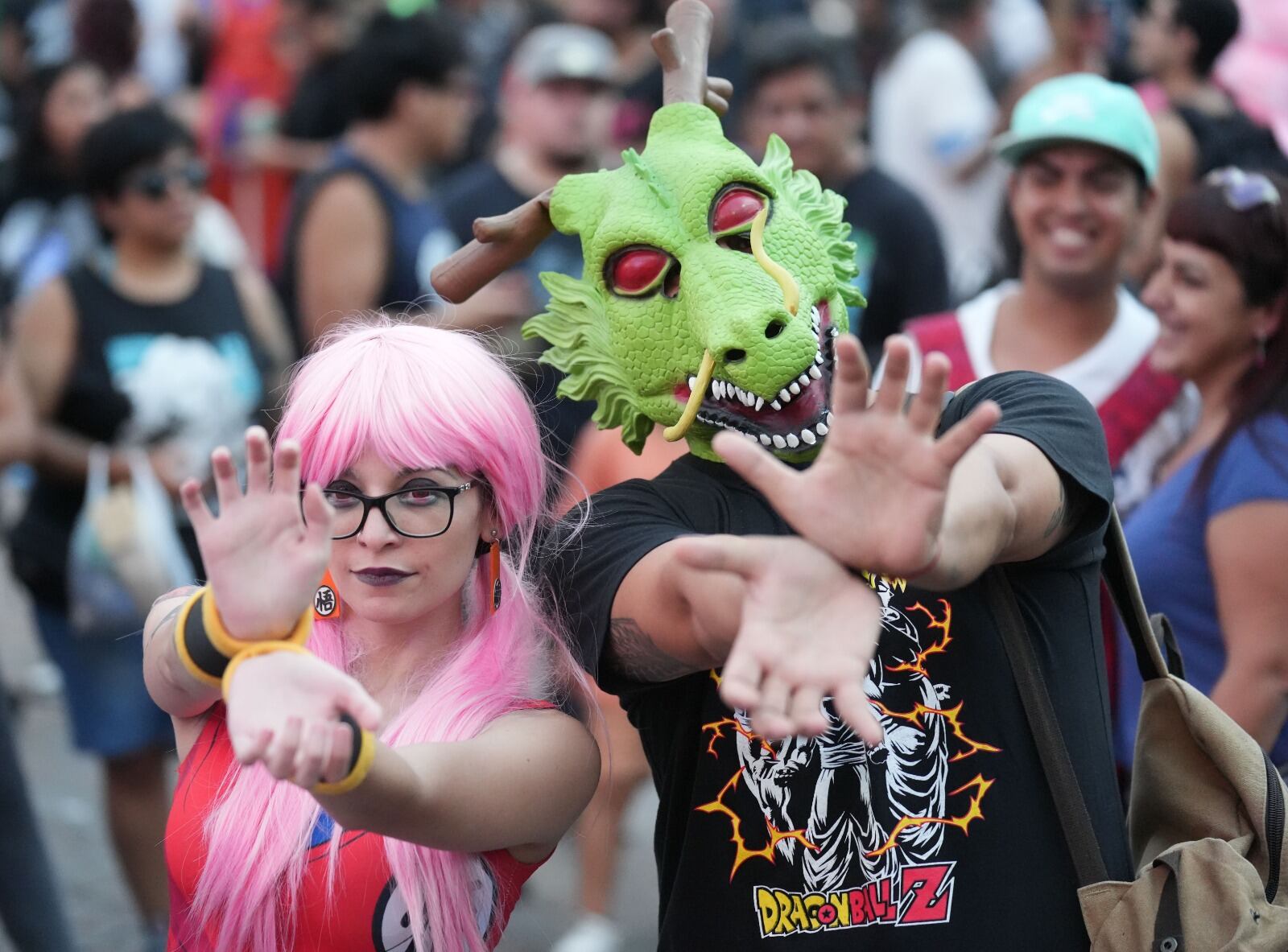 Miles de fanáticos de Dragon Ball fueron al Obelisco a homenajear a Akira Toriyama