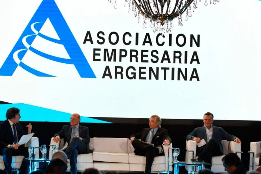 La AEA envió un mensaje a los candidatos: "Sin empresas no hay país".
