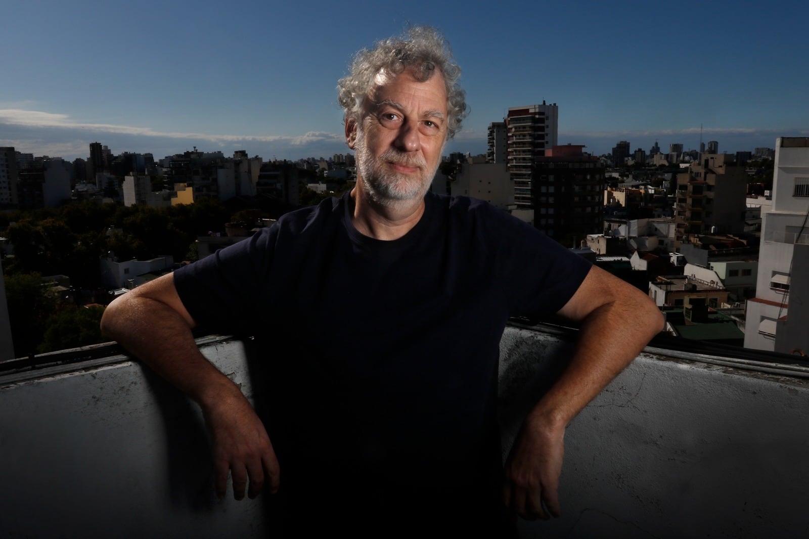 Feierstein analiza procesos de persecución, hostigamiento y exterminio.