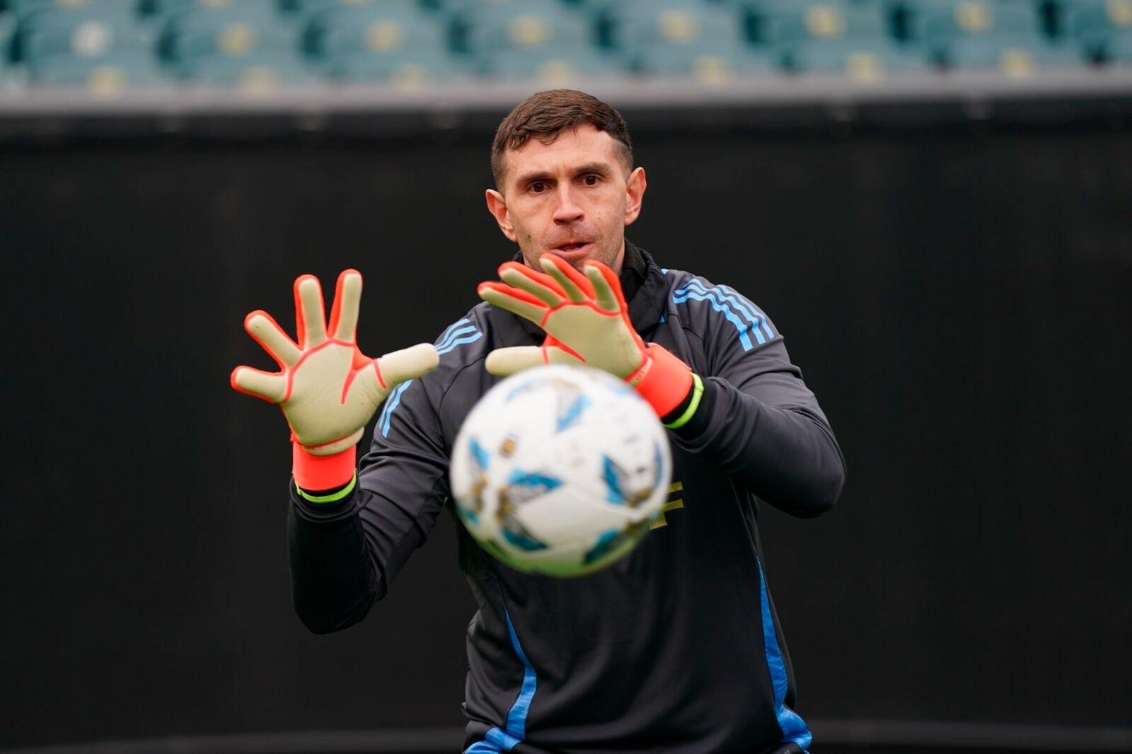 El arquero Emiliano Martínez se entrenó en Estados Unidos