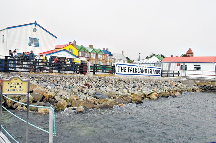 El abogado Juan Giusti llamó a las Malvinas para recabar información por un viaje que programaba.