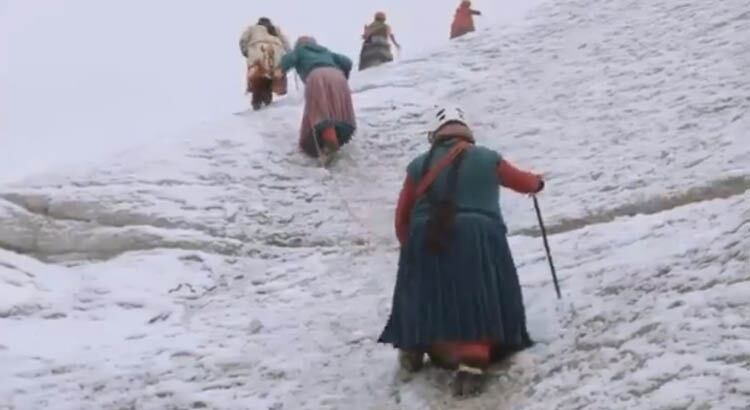 El grupo debió esperar dos días antes de subir los últimos mil metros.