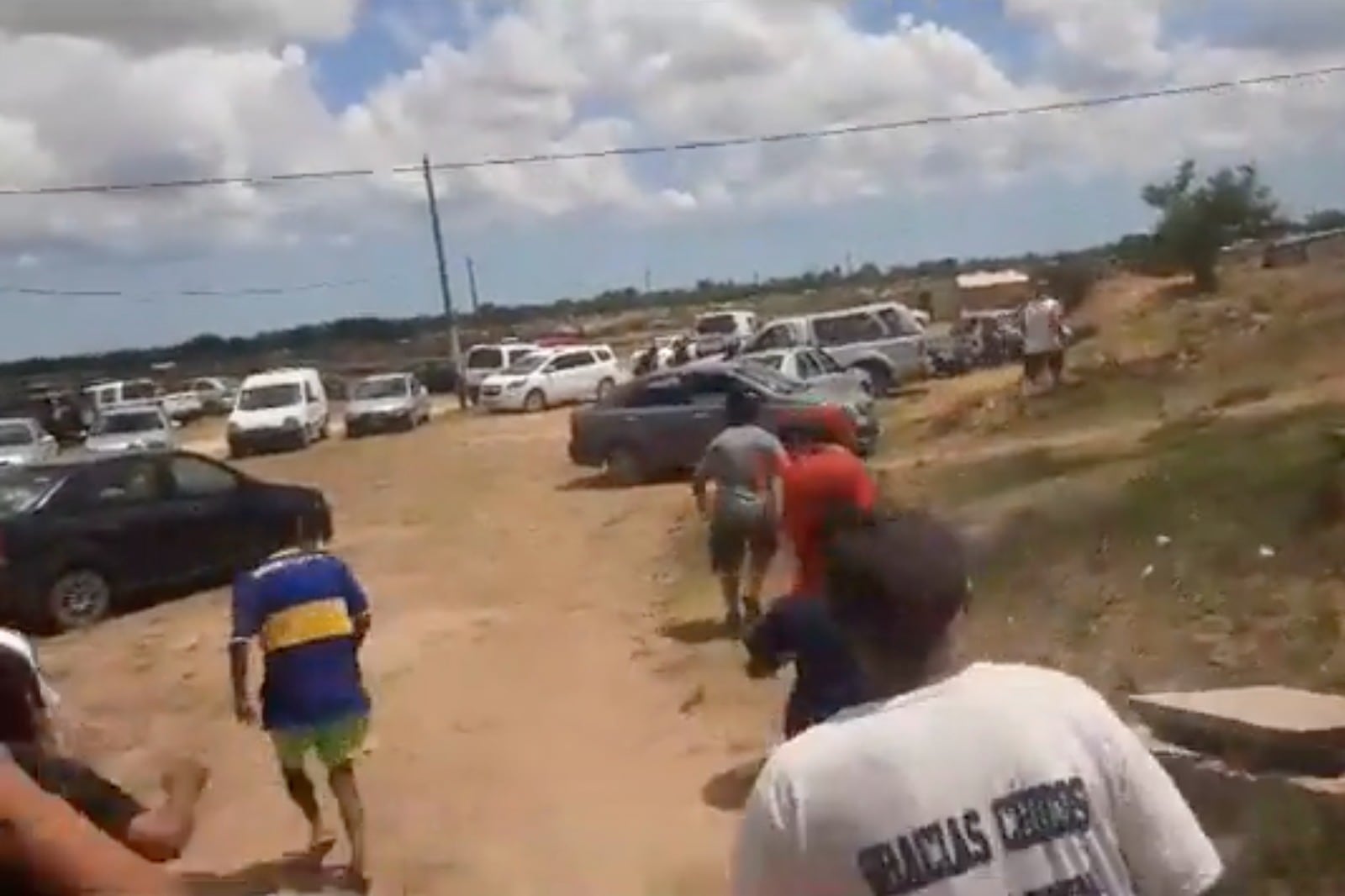 Imagen de video del momento en que empezaron los disparos, el domingo por la tarde.