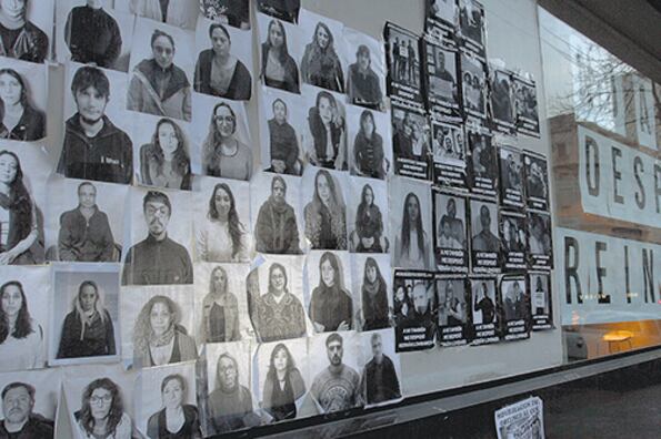 Los trabajadores de Télam celebraron el fallo frente al juzgado y en una caravana hasta la sede de la agencia.