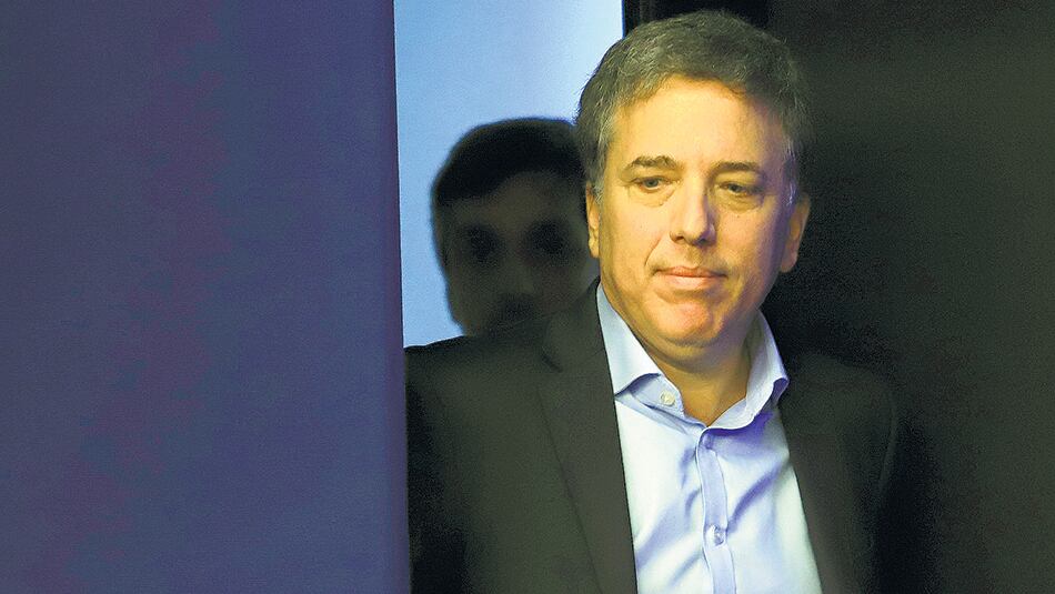 Dujovne: “Los sectores más afectados por el paro son la industria y el comercio”. ¿Y la crisis no los afecta?