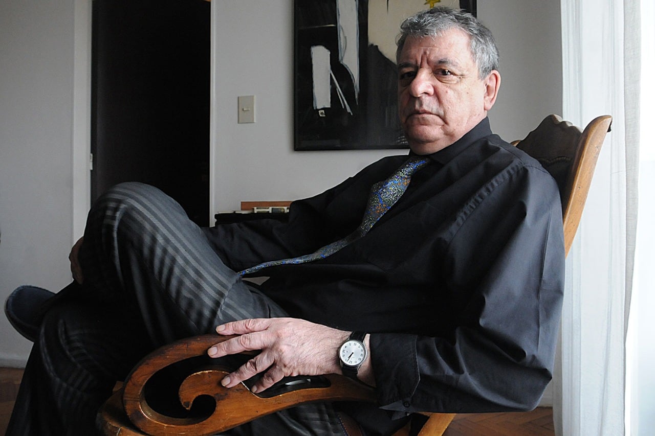 De Luis Gusmán, el álbum elige a Rosa Comte, de su novela "El peletero". 