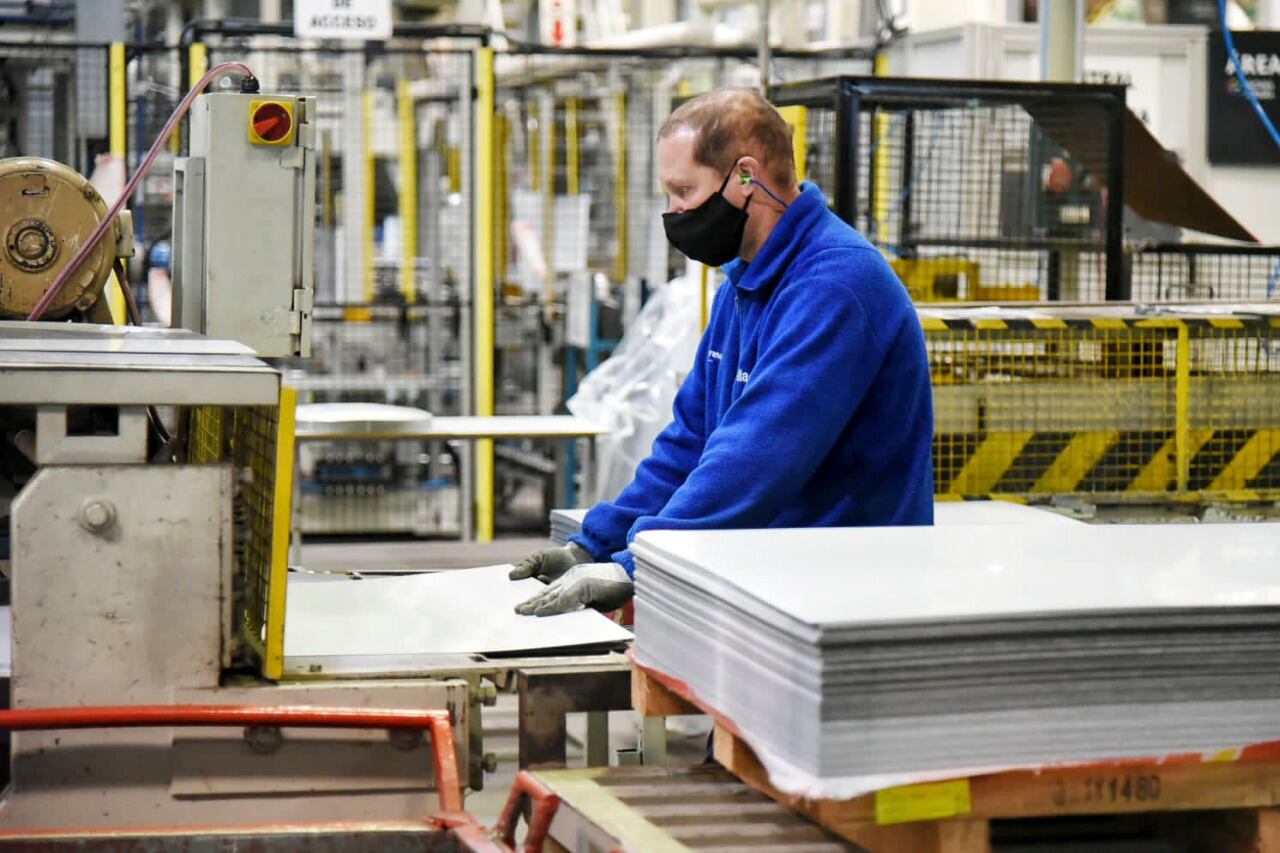 "Las empresas han vuelto a operar de manera normal en la Argentina", afirmó el presidente de ENAC, Leo Bilanski.