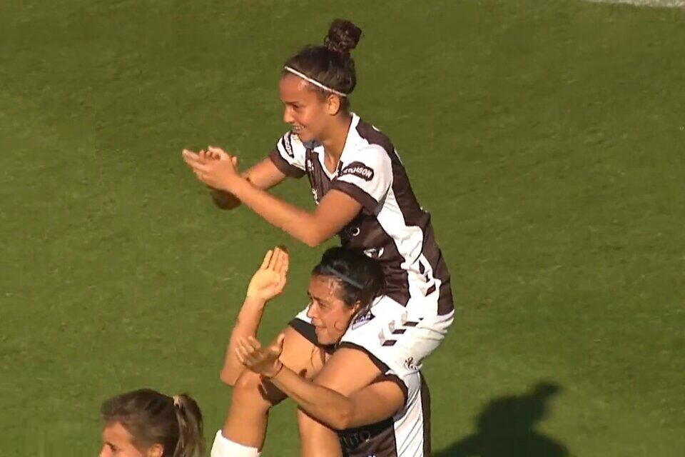 "Eduardo vení a buscar a Juan Cruz", el tema viral llegó a las canchas convertido en festejo de gol.