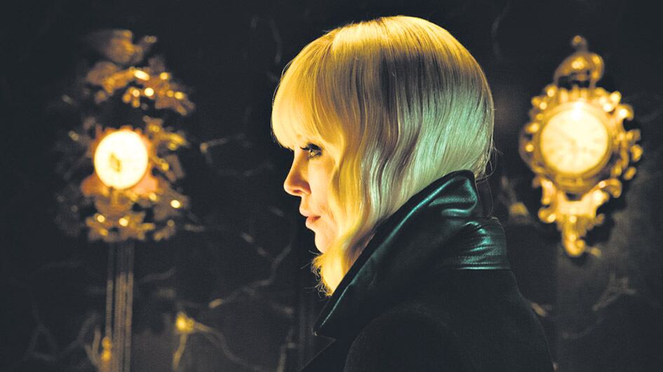 Charlize Theron, heroína de un film deliciosamente fetichista.