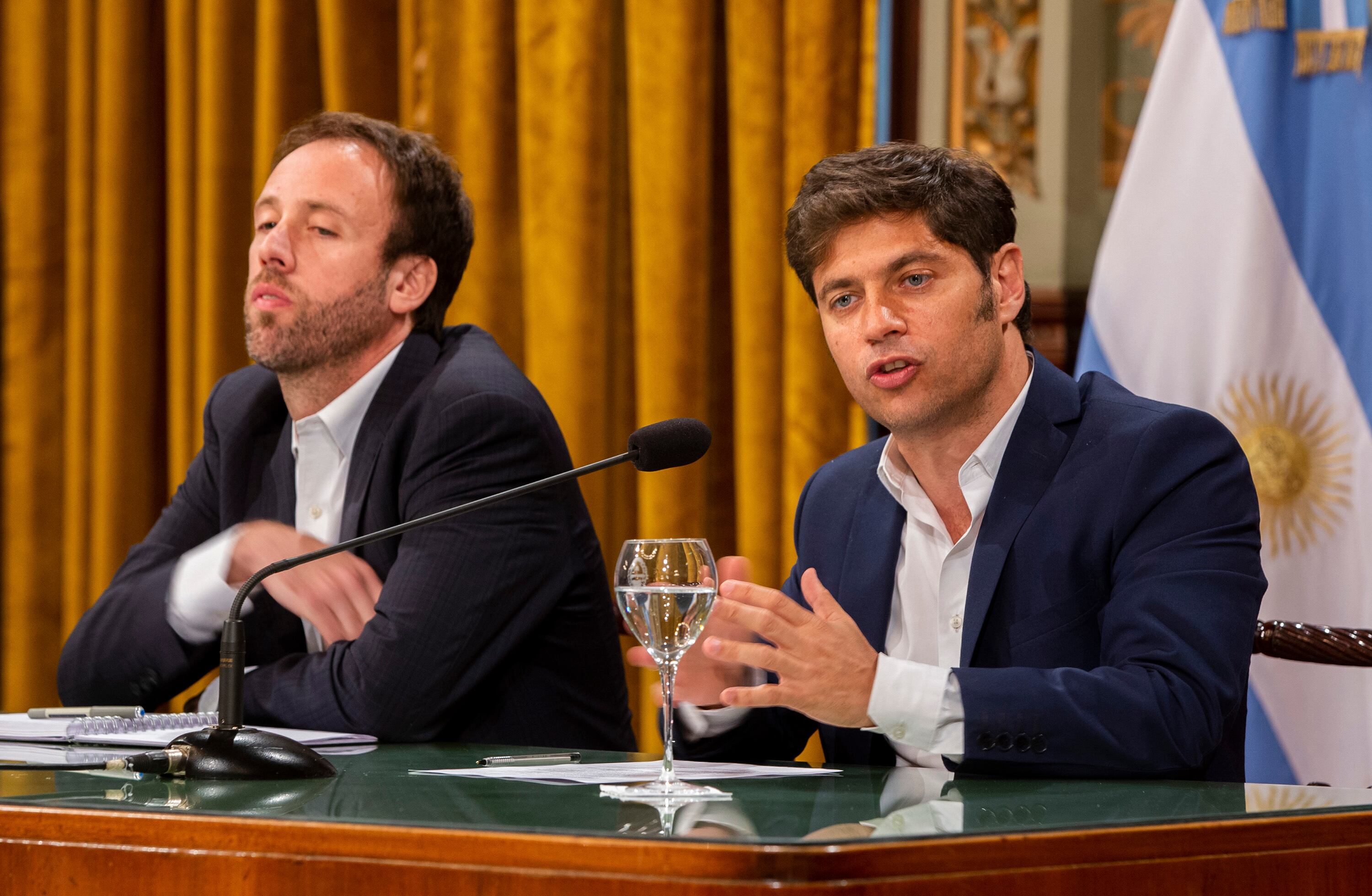 Axel Kicillof y el ministro de Hacienda, Pablo López.