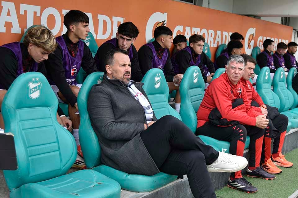 Fabbiani espera la autorización de la dirigencia para entrenar con los hinchas presentes.