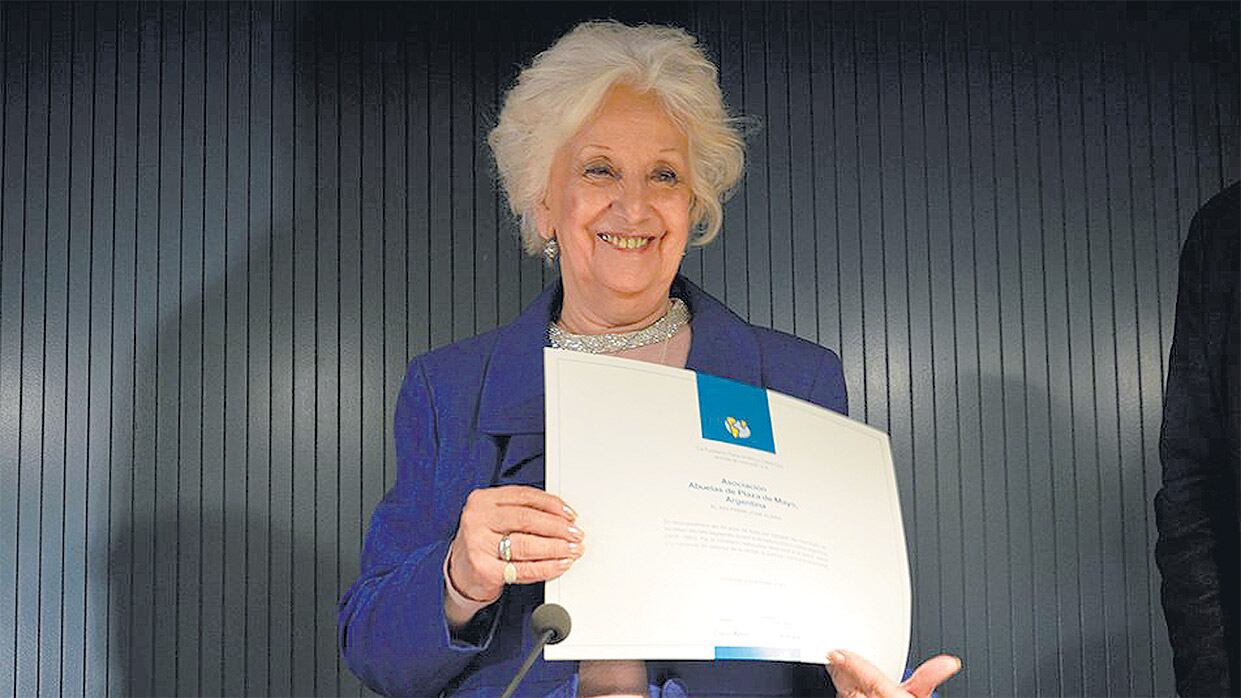 “Todavía quedan 300 abuelas con los brazos vacíos”, dijo Carlotto.