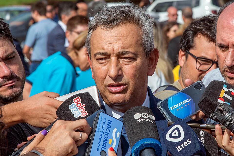 Javkin no quiere actualizar la tarifa de colectivos justo antes de los comicios para concejales.