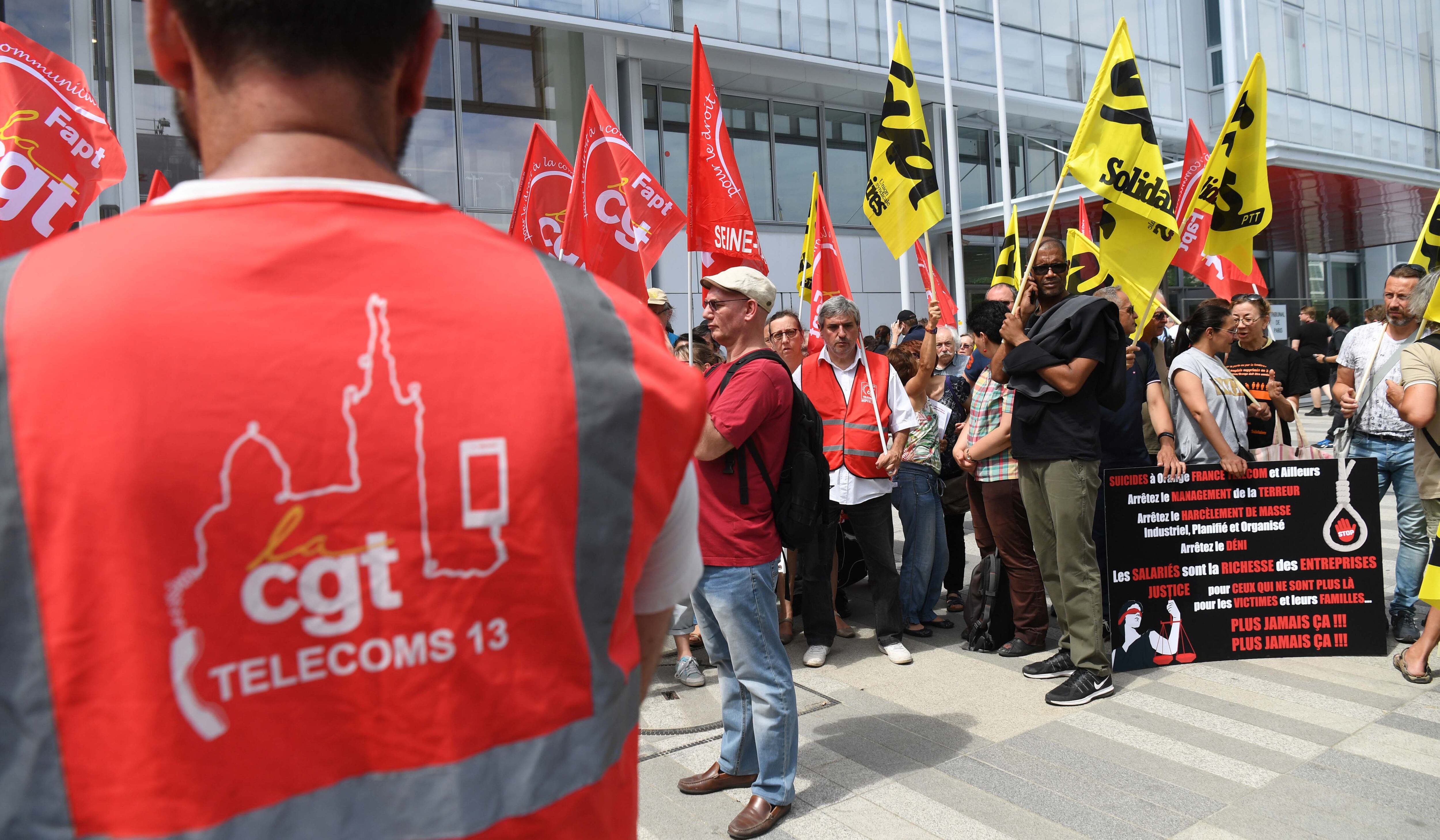 Manifestación afuera del juzgado en el último día del proceso.