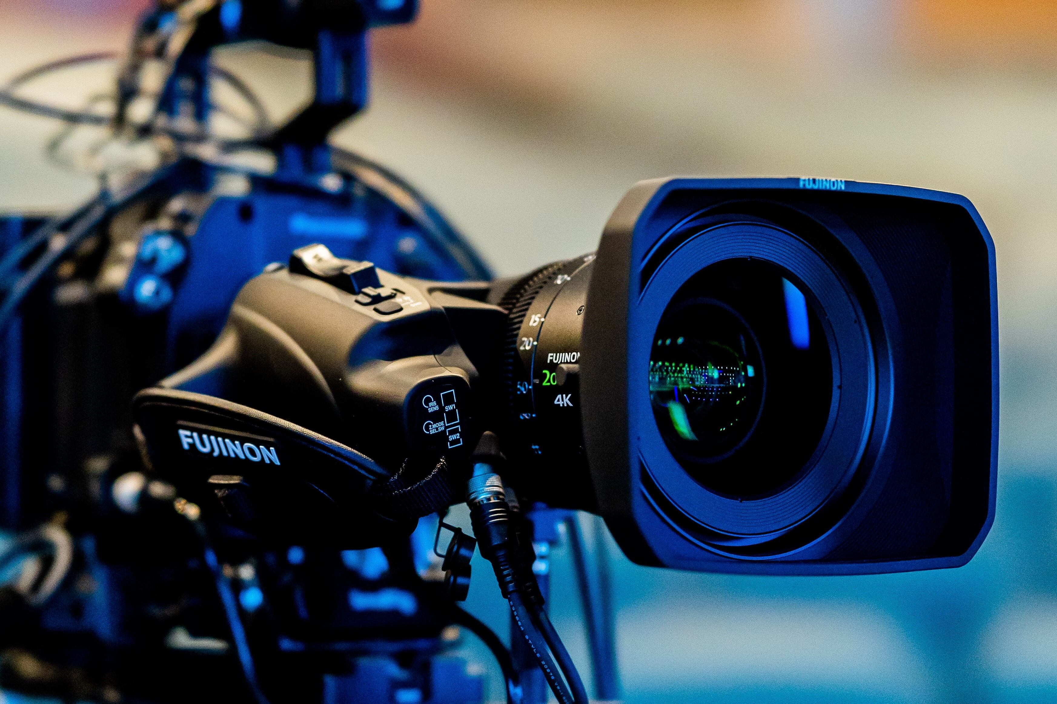 Gran Hermano es un reality show de origen neerlandés que se emitió por primera vez al aire en 1999. 