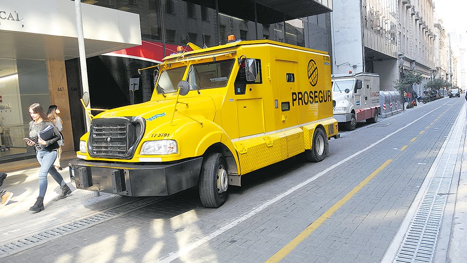 La tasa de las Leliq trepó a casi 66 por ciento con el dólar subiendo a 42 pesos.