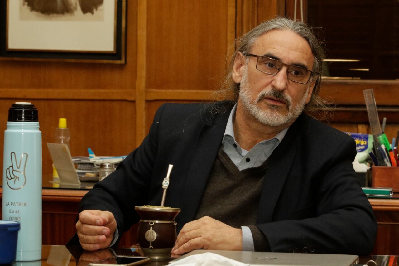 Luis Basterra en su despacho. "Pusimos las segmentaciones por primera vez en una ley"