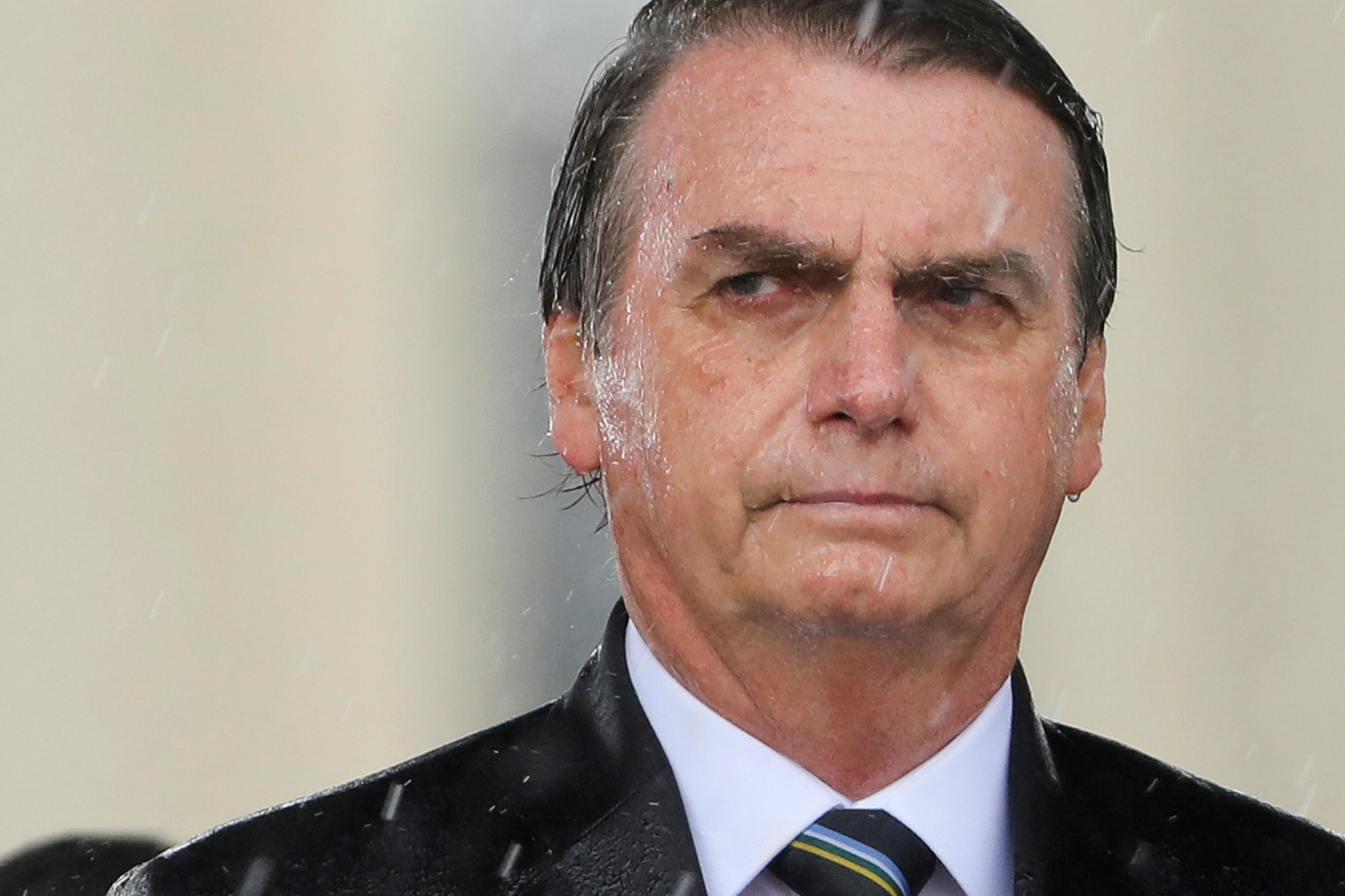 "Divulgar datos alarmantes perjudica al país" dijo Bolsonaro.