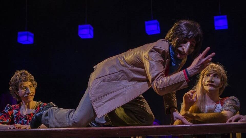 "La teoría del olvido" (sábados en Espacio Sísmico) representó a Buenos Aires en la Fiesta Nacional del Teatro Independiente.