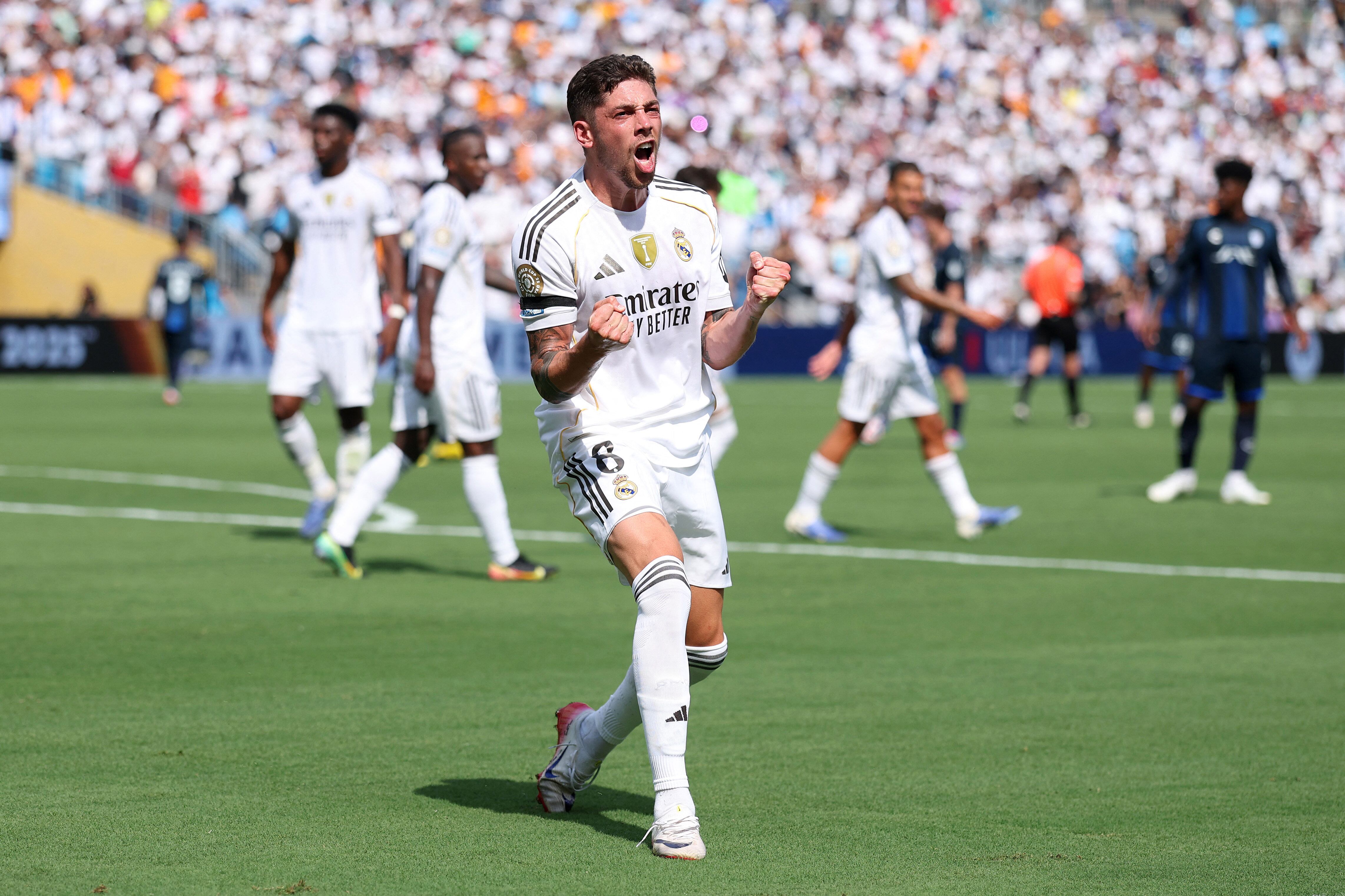 El uruguayo Valverde festeja el tercero del Madrid