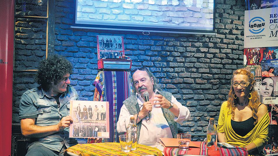 Litto junto a Diego Boris y Celsa Mel Gowland, del Inamu, en la presentación en Pista Urbana.