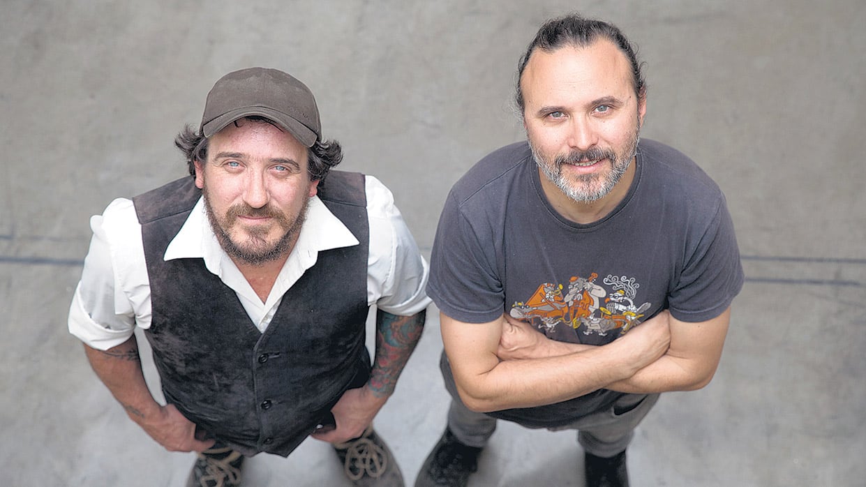 “Preferimos no contaminar a la banda con nuestros sentimientos en el fútbol y en la política.”