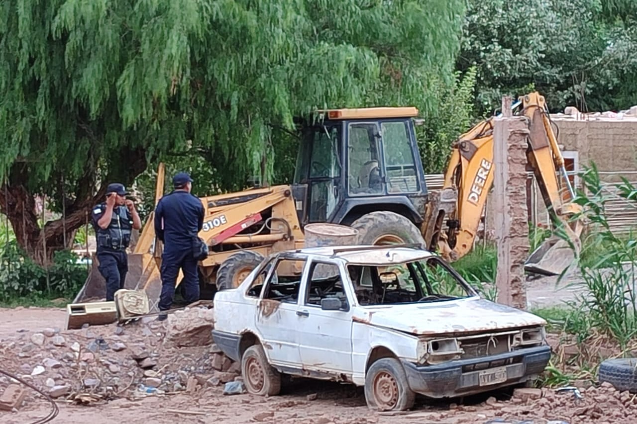 La casa de Lorena Chiliguay, a medio demoler.