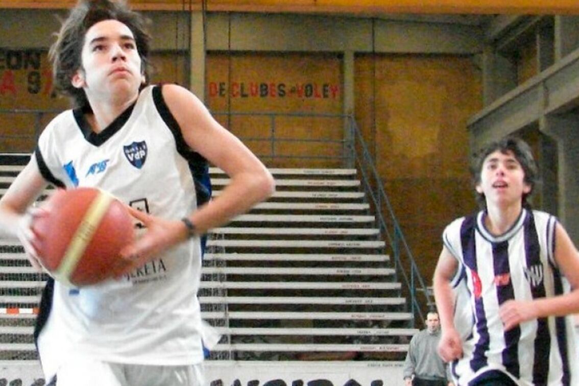 Los jóvenes partes ante las mejores ofertas.