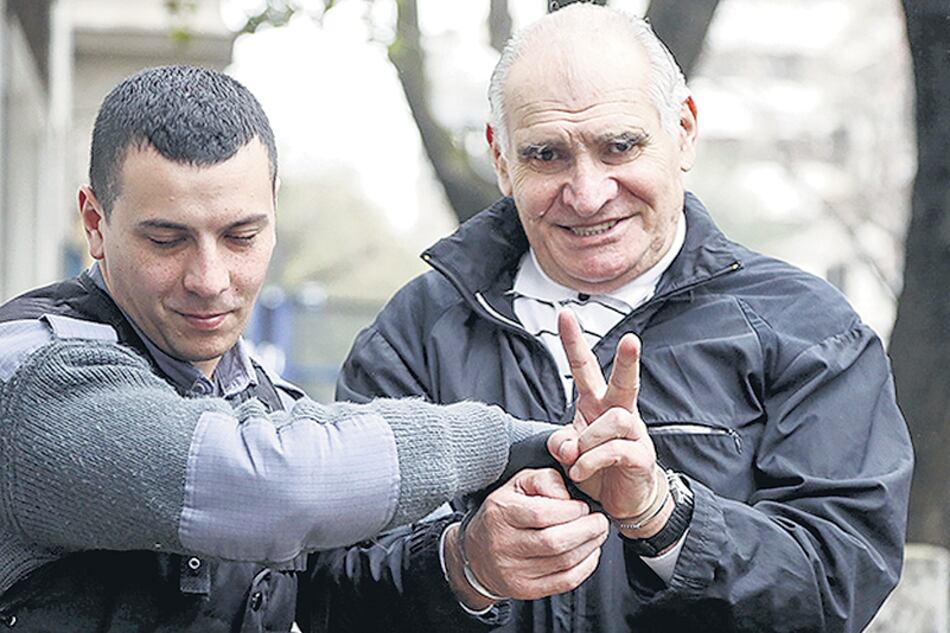 Héctor “El Oso” Acuña era temido hasta por los guardias del centro clandestino La Cacha, donde era uno de los jefes.