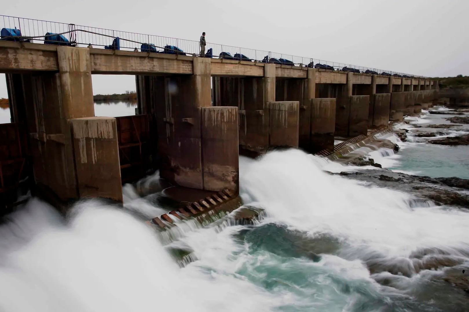 La licitación de las cuatro centrales del Comahue ofrecería una concesión de hasta 40 años