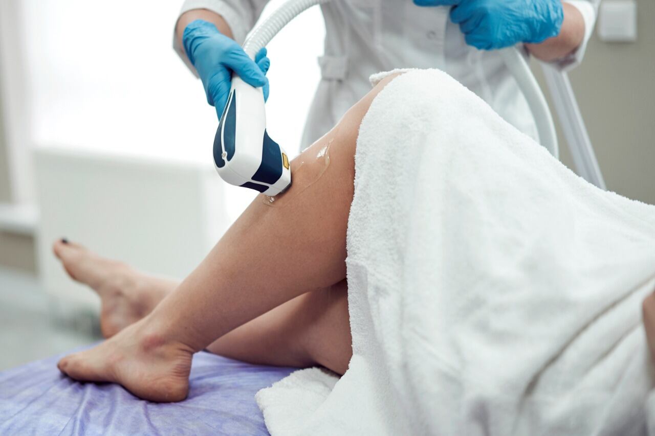 La Anmat prohibió un producto para depilación definitiva porque podría generar quemaduras.