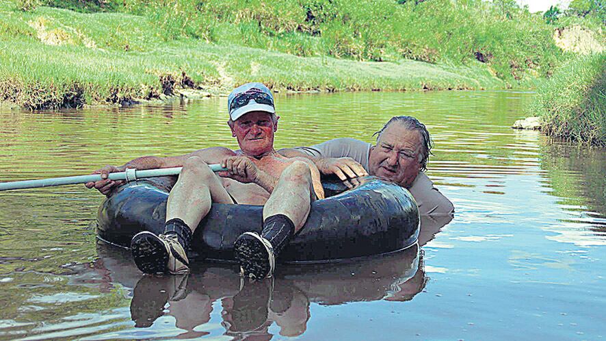 Una aventura real que se transforma en una fábula metafísica.