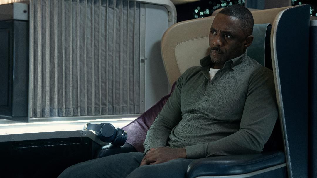 Idris Elba encarna a un hombre común en una situación extraordinaria.
