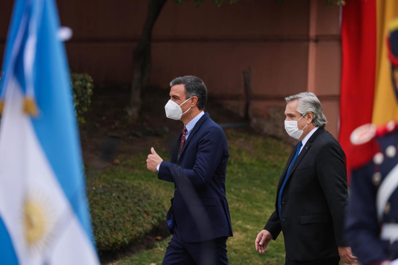 Pedro Sánchez y Alberto Fernández se reunieron en la Casa Rosada.