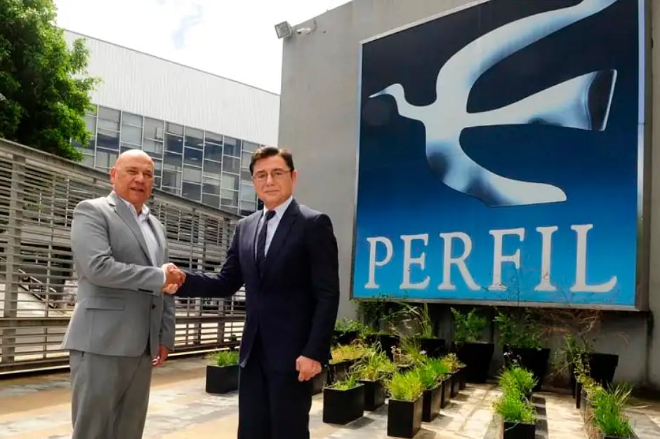 Raúl Olmos, CEO del Grupo Olmos y Jorge Fontevecchia, presidente y CEO de Perfil.