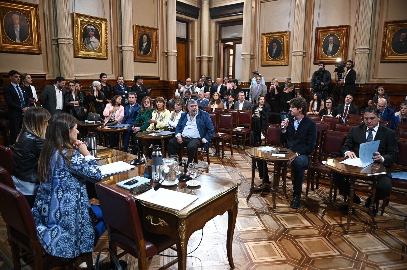 Reunión de la comisión de Acuerdos, donde se debatieron los pliegos.