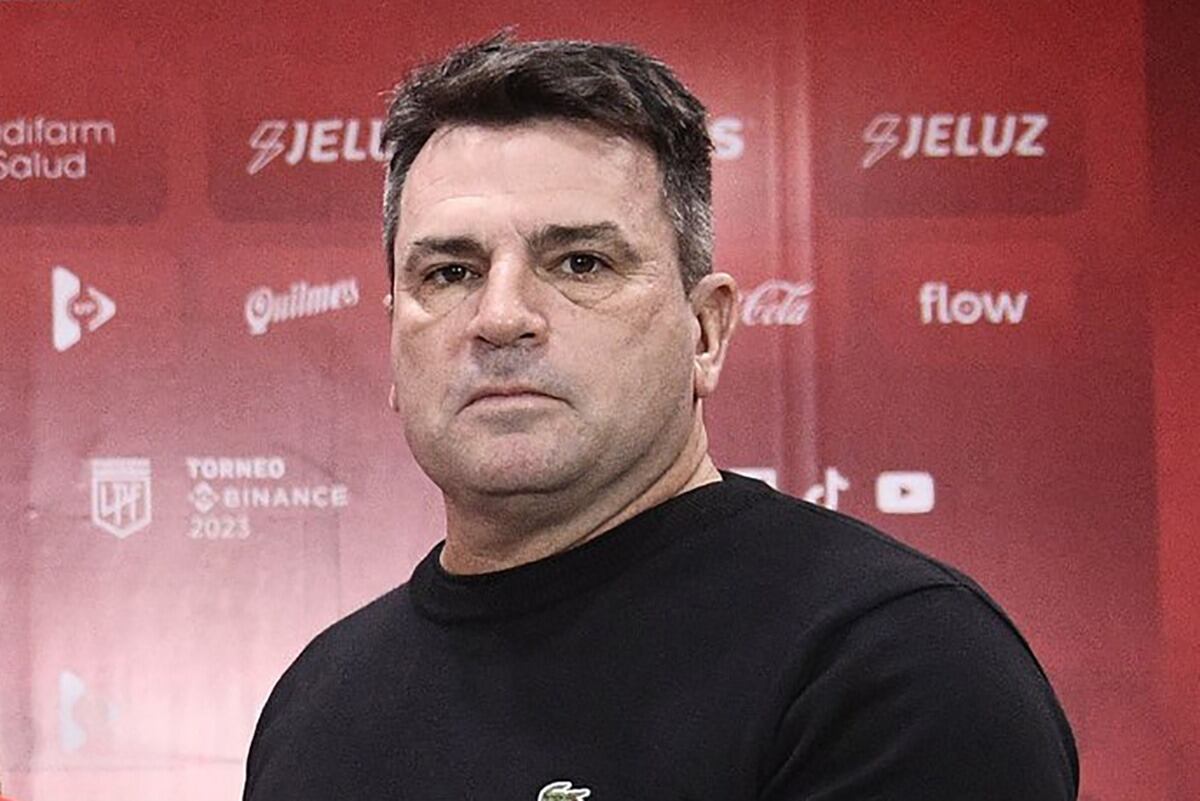 Pablo Cavallero maneja del fútbol de Independiente