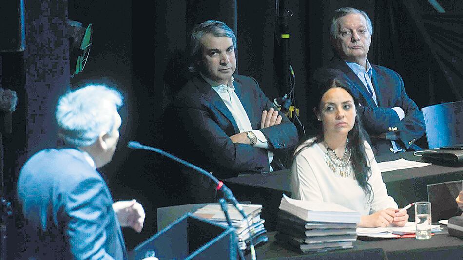 Los consumidores le recriminaron a Aranguren en la audiencia que en los hechos el nuevo requisito elimina el beneficio.