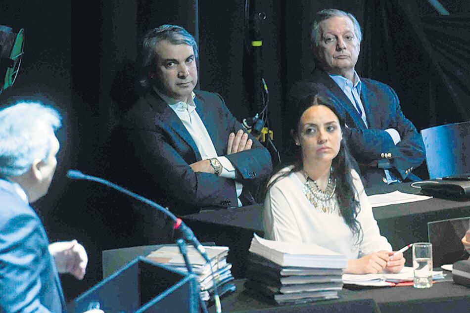 Los consumidores le recriminaron a Aranguren en la audiencia que en los hechos el nuevo requisito elimina el beneficio.